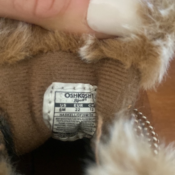 Oshkosh toddler boots size 6 - Picture 3 of 5